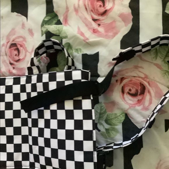 Chinatown Market Fanny - Picture 6 of 7